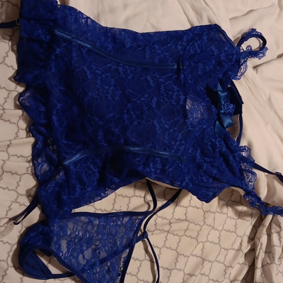 Corsets - Picture 2 of 4